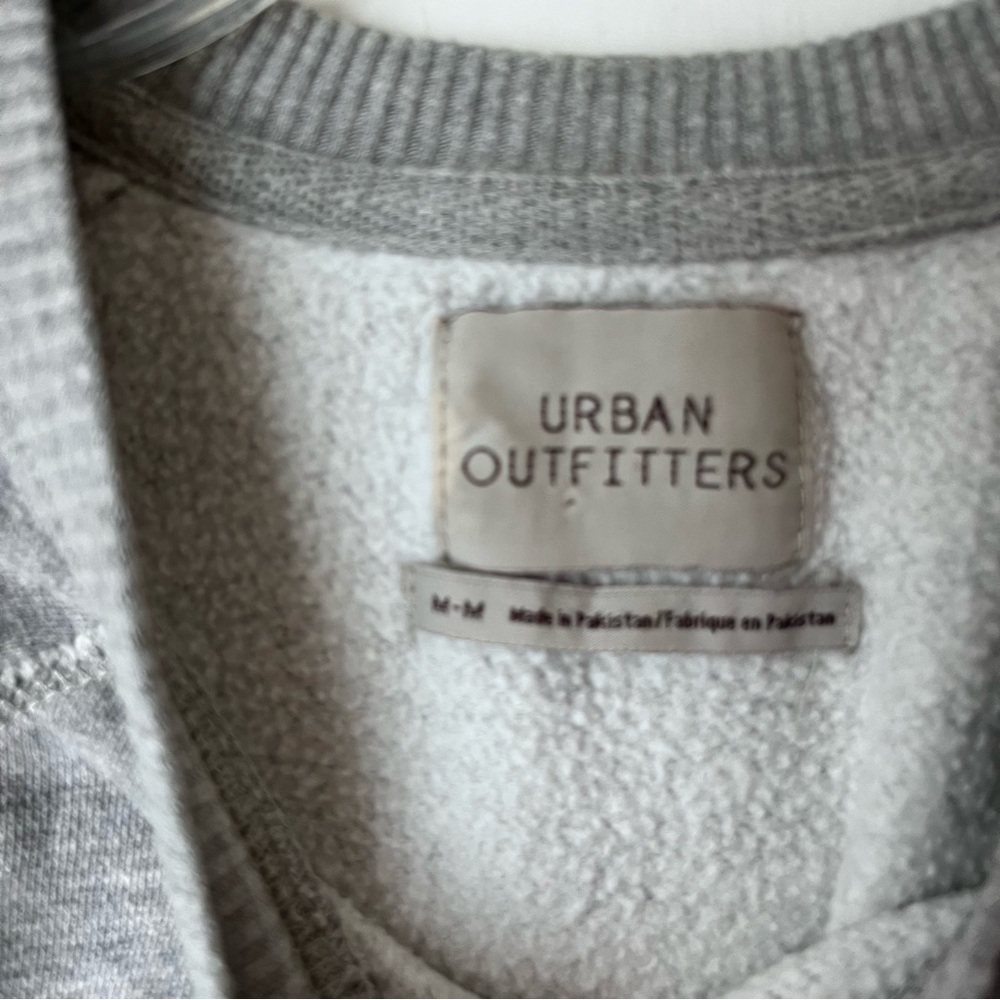Urban Outfitters Gray Short Sleeve Cropped Sweatshirt Top M - Picture 2 of 4